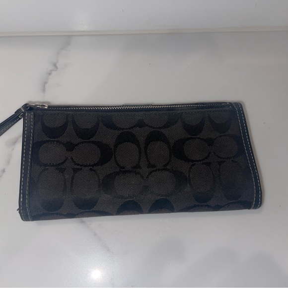 Authentic Coach wallet - Picture 7 of 11